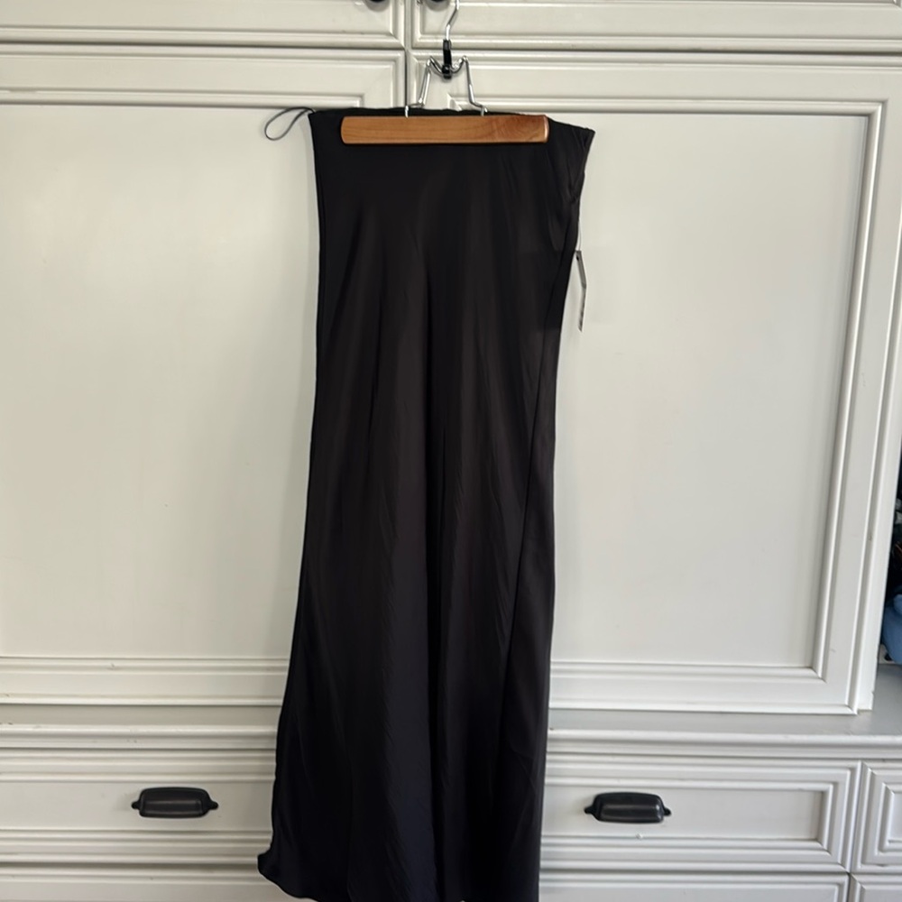 NWT Z Supply Black skirt size XS. Europa Poly Sheen Skirt